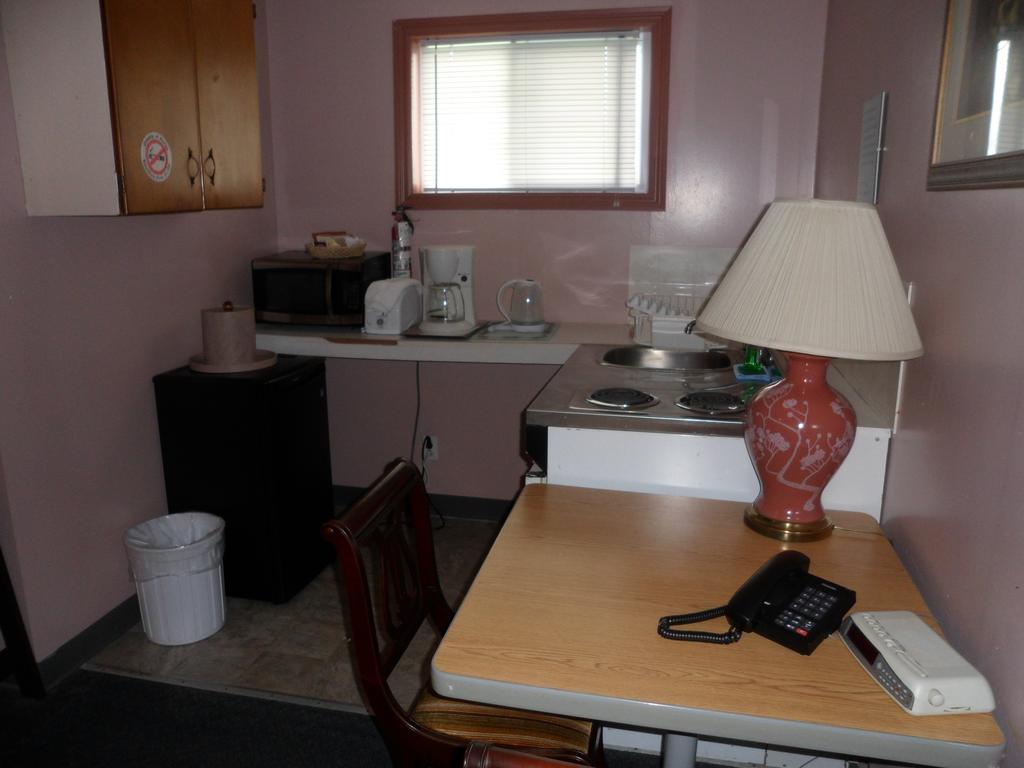 The Silver Birch Motel Goderich Bagian luar foto