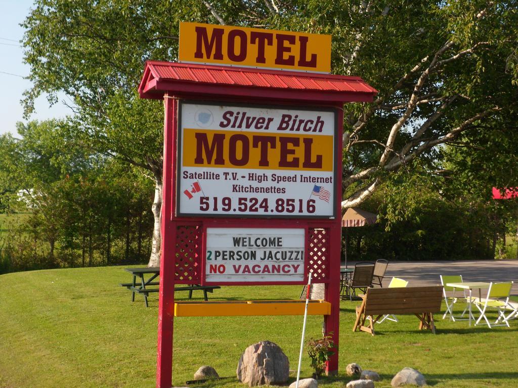 The Silver Birch Motel Goderich Bagian luar foto