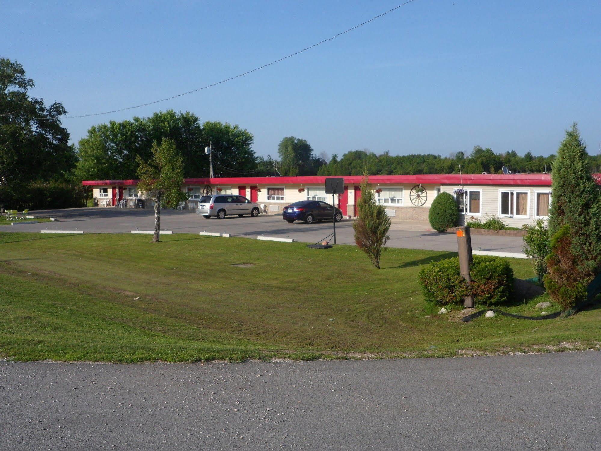 The Silver Birch Motel Goderich Bagian luar foto